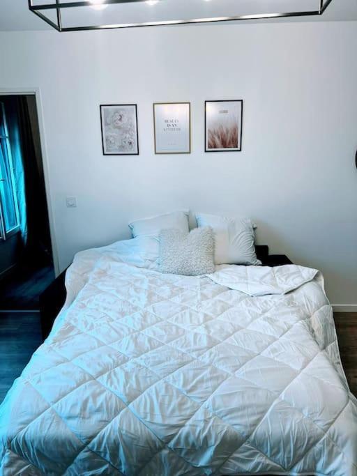 Lotus: Disney-Adjacent Retreat with Free Parking and Wi-Fi Chessy  Exterior photo