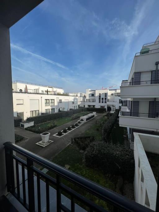 Lotus: Disney-Adjacent Retreat with Free Parking and Wi-Fi Chessy  Exterior photo